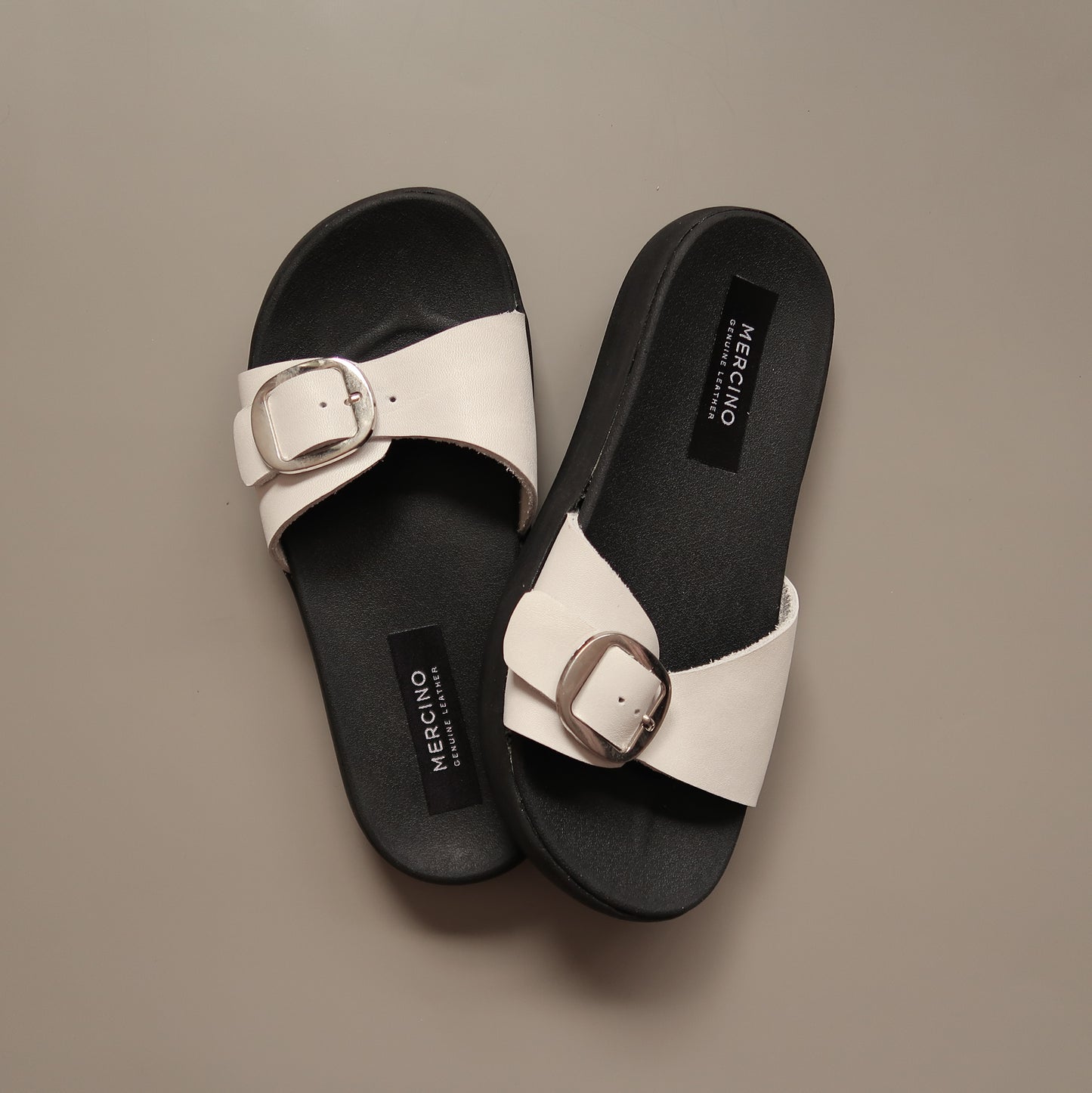 Bonnie in Ivory (on black sole)